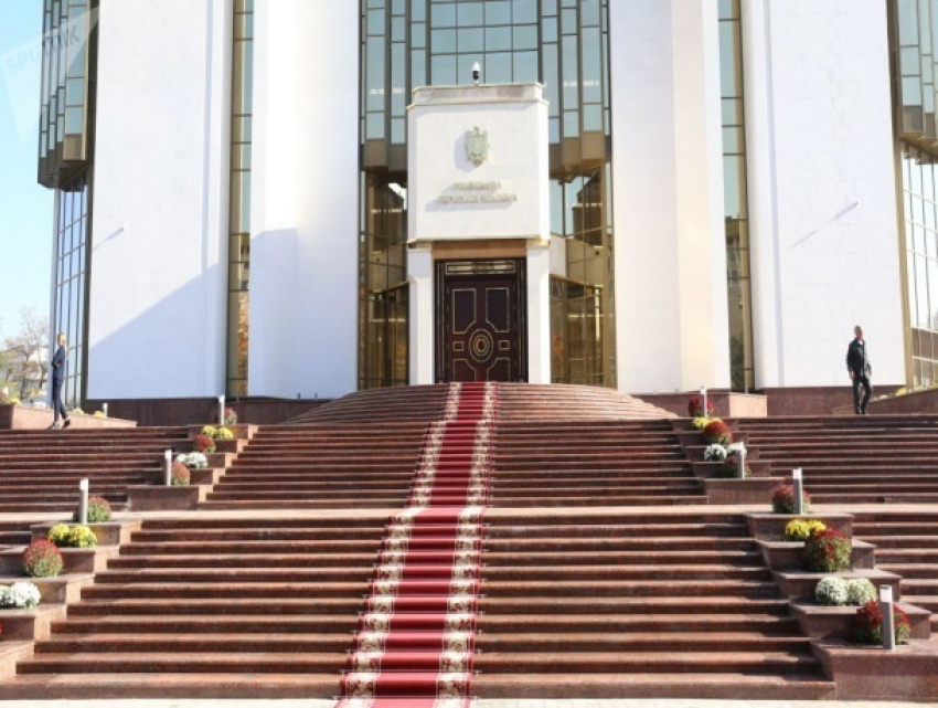 В администрации президента есть вакантные посты