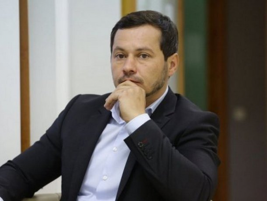 Руслан Кодряну заменил в кресле генпримара Сильвию Раду, которая ушла тратить «деньги семьи»