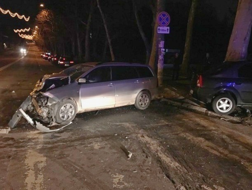 В ночной аварии на Буюканах пострадали два человека