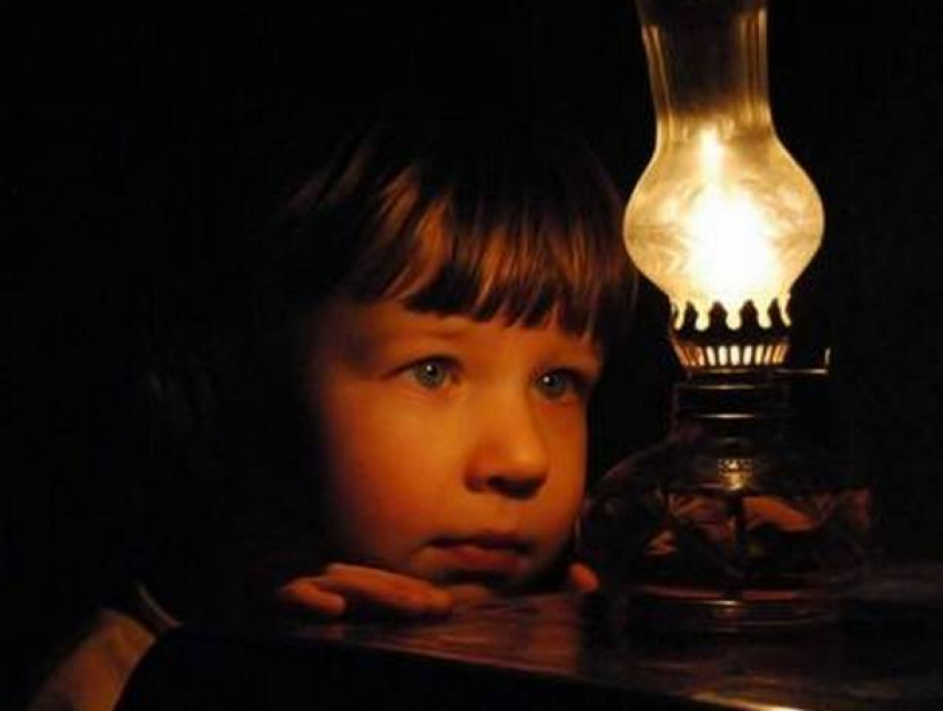 В первый понедельник зимы электроэнергию отключат в столице и 17 районах Молдовы