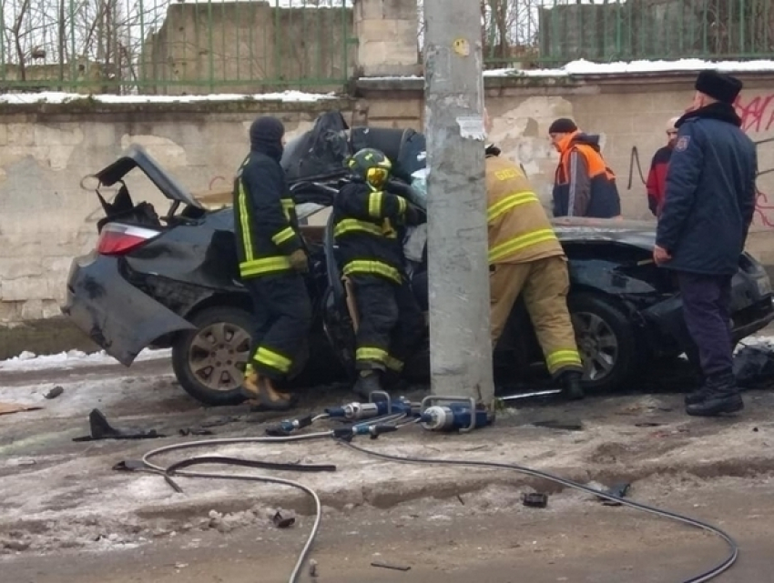 В страшной аварии на улице Тигина в Кишиневе погиб мужчина