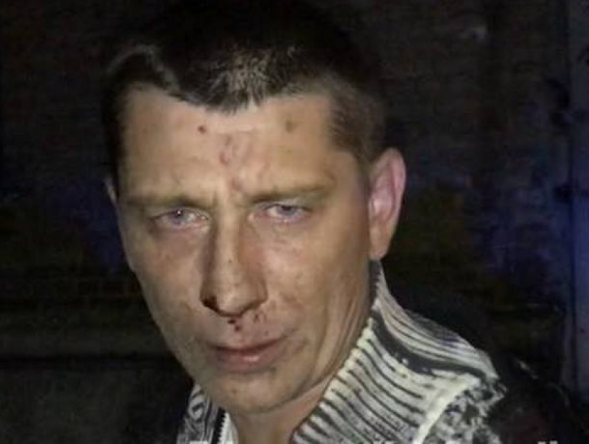 Странную попытку киевлянина съесть ключи зажигания при задержании сняли на видео   