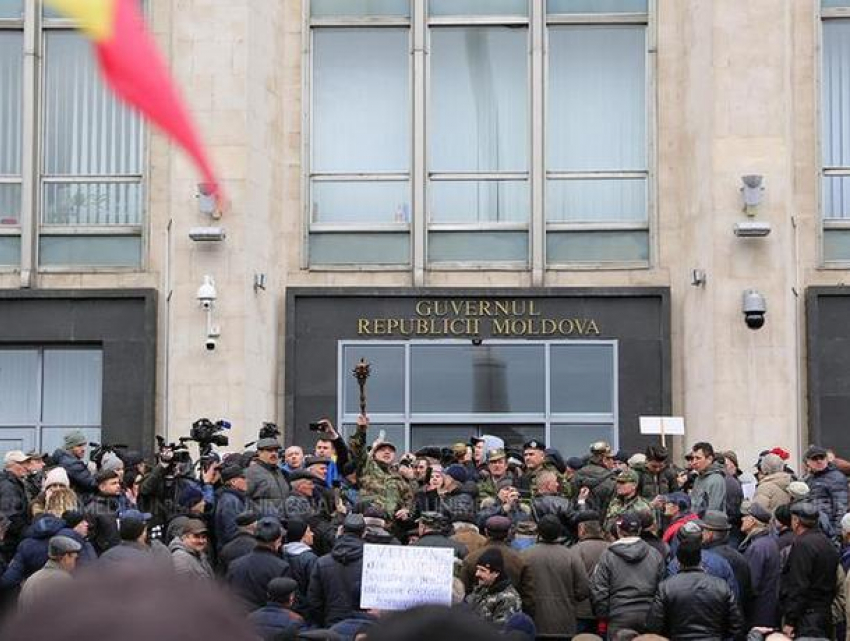 Ветеранов войны цинично используют те, кто годами обкрадывал страну, - Новак 