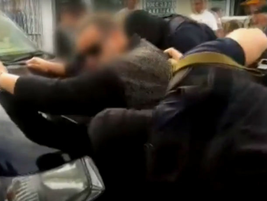 Задержание крупных контрабандистов алкоголя и сигарет в Бричанах попало на видео