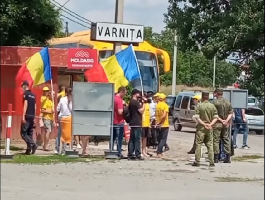 Унионисты приехали на КПП в Варнице устраивать беспорядки