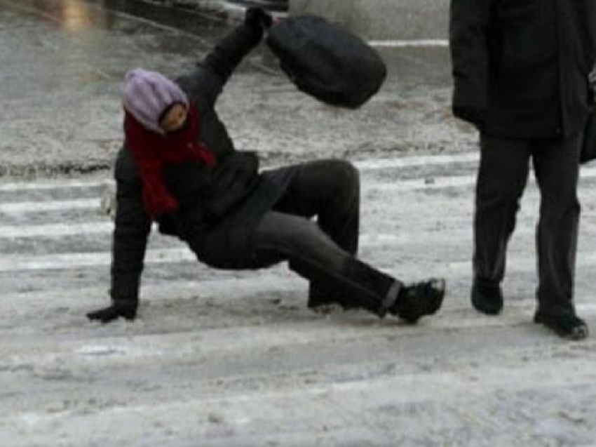 Только за вчера более 140 жителей Молдовы получили травмы от падения на лед