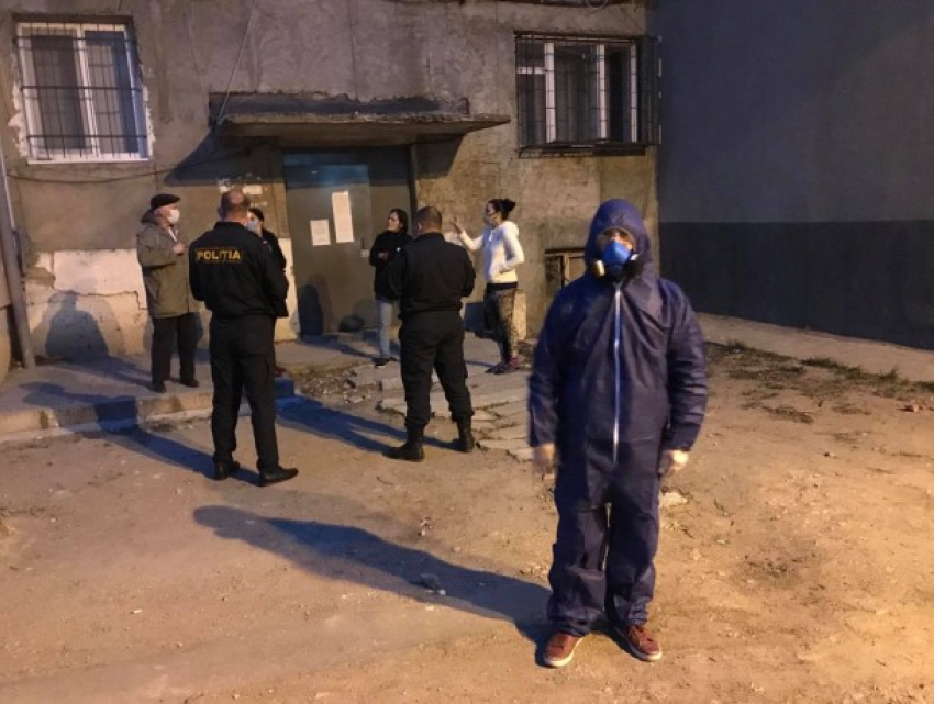 Жесткие меры в Кишиневе - подробности о том, как изолировали жильцов целого общежития