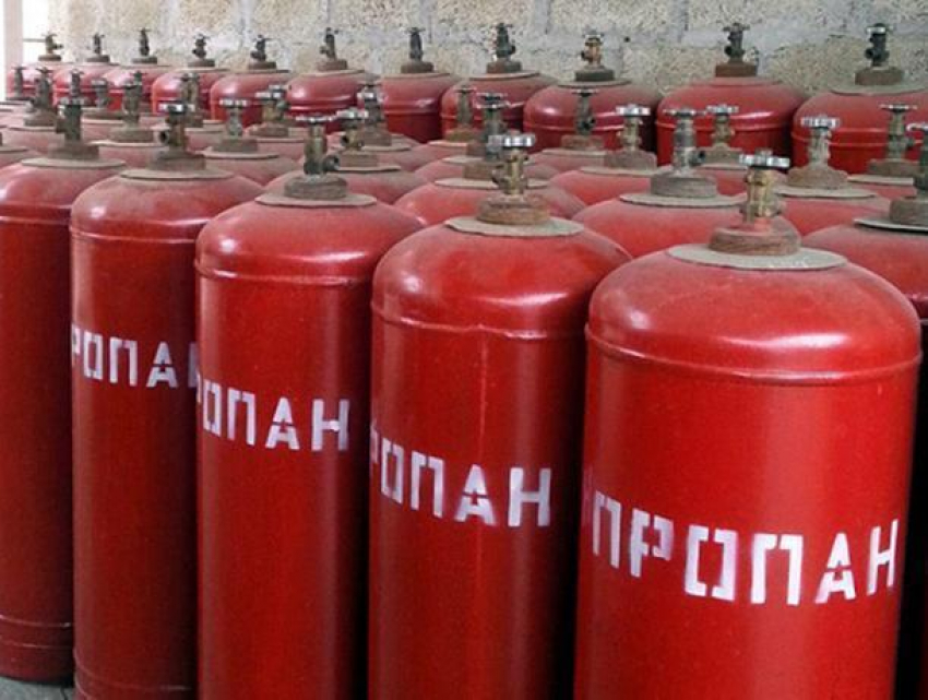 На АЗС теперь нельзя заправлять газовые баллоны