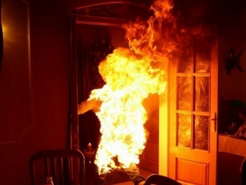 Неадекватный мужчина поджег себя и свою жену в Приднестровье 