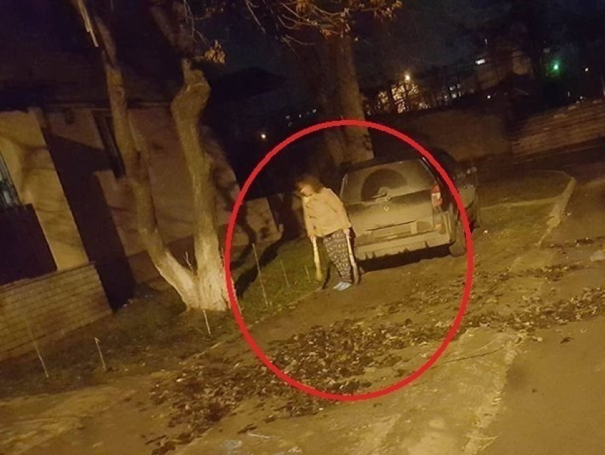 Женщина, выбросившая на улицу мусор из дома, возмутила жителей Кишинева