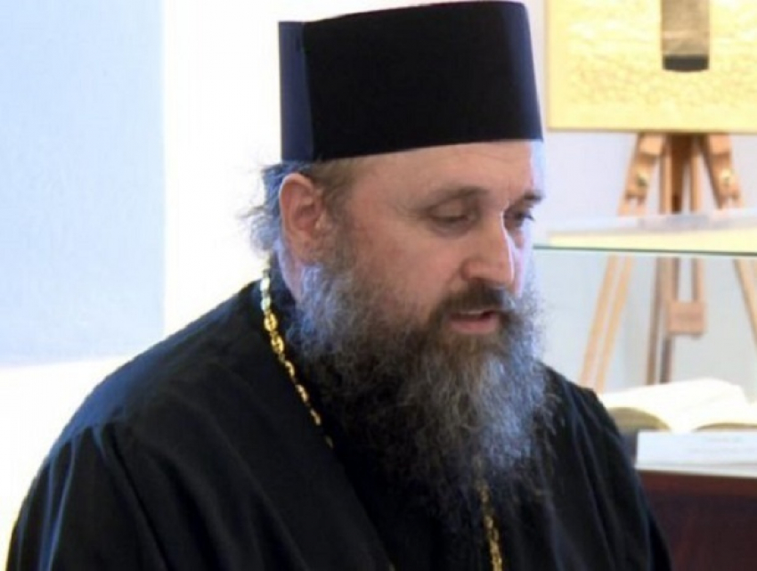 Настоятель известного монастыря украл из кассы 60 тысяч евро и проиграл их в карты 