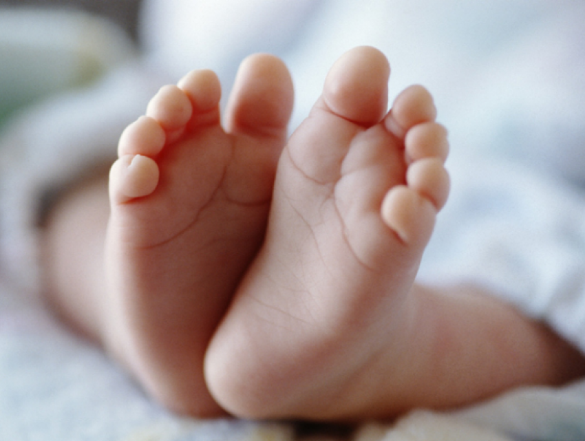 Девятимесячный малыш, облитый кипятком на прошлой неделе, выведен из состояния шока