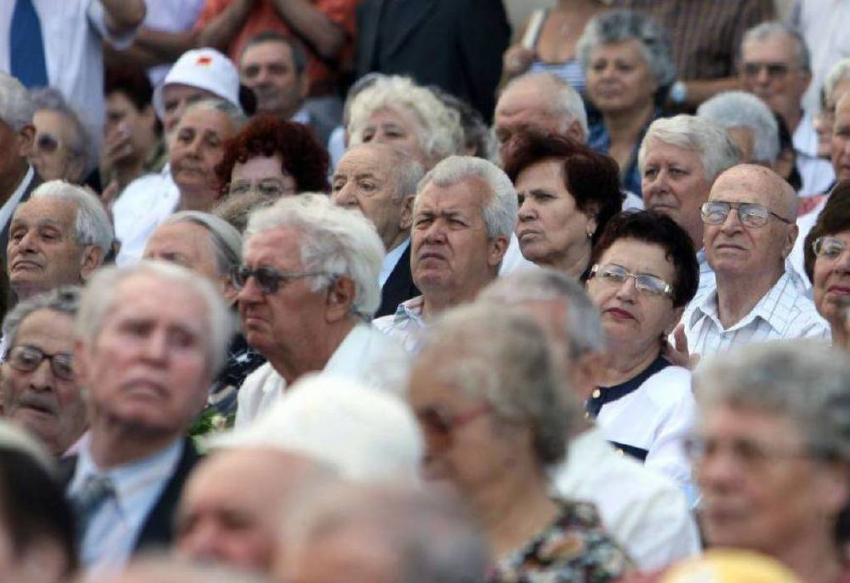 Власти Молдовы решили: женщины будут выходить на пенсию на 5 лет позже, а мужчины - на год позже 