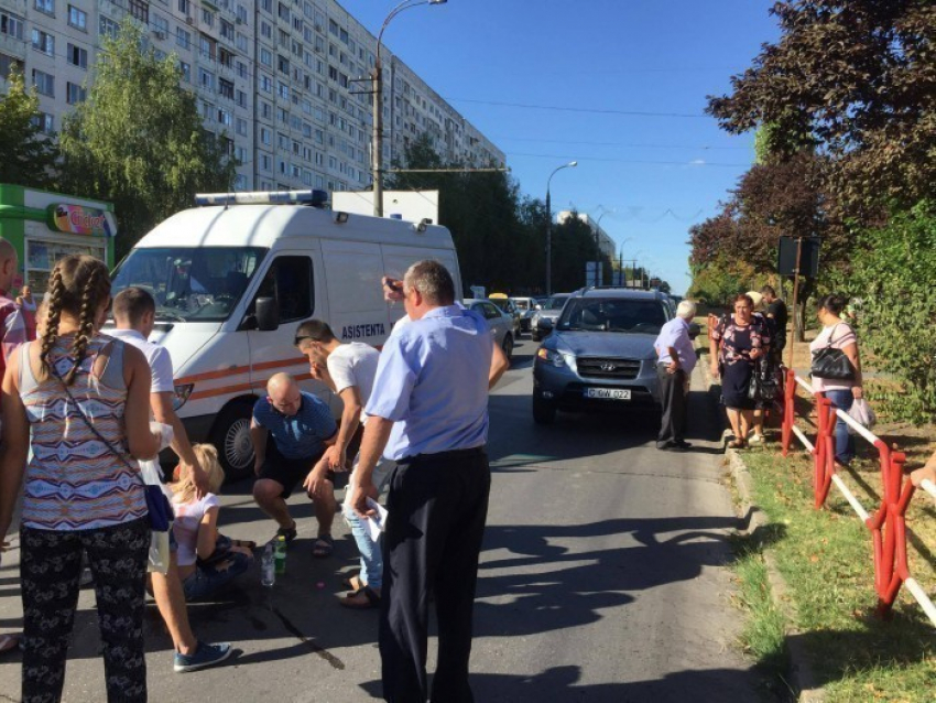 В Кишиневе на пешеходном переходе сбили женщину