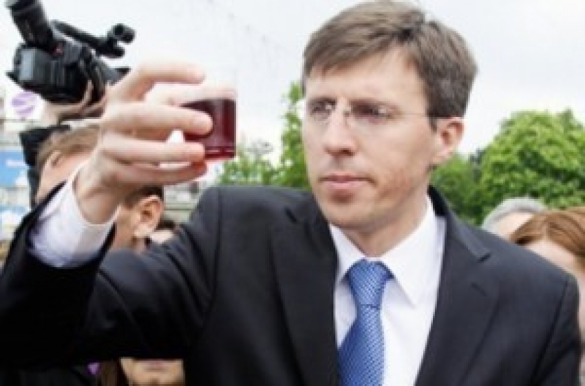 Киртоакэ агитировал в день тишины и никак не отреагировал на смерть пожарного