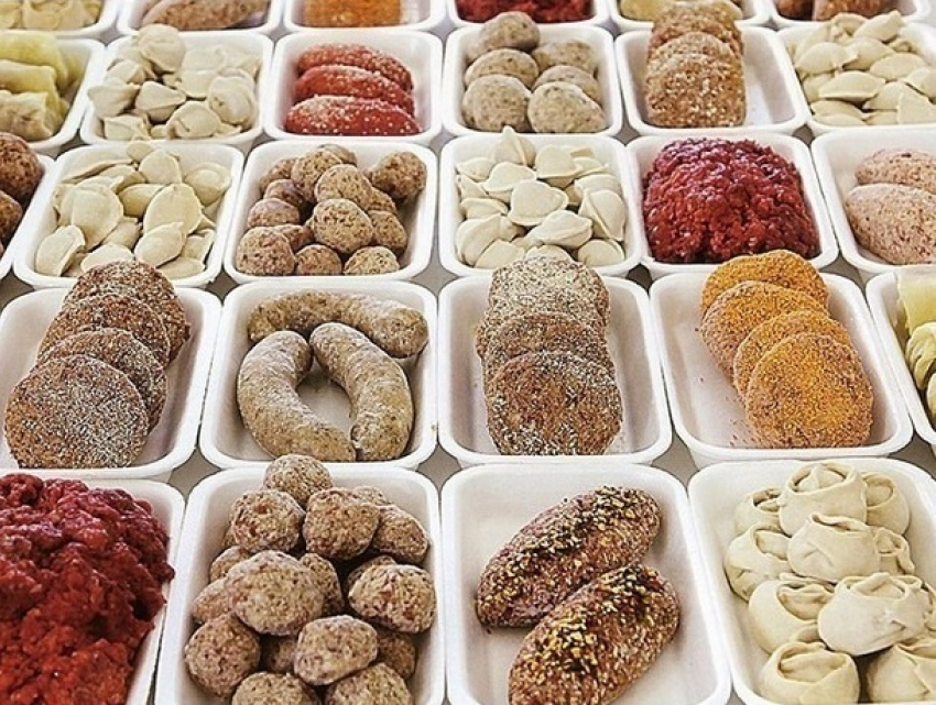 Сомнительные полуфабрикаты предлагала жителям столицы кулинария на Ботанике