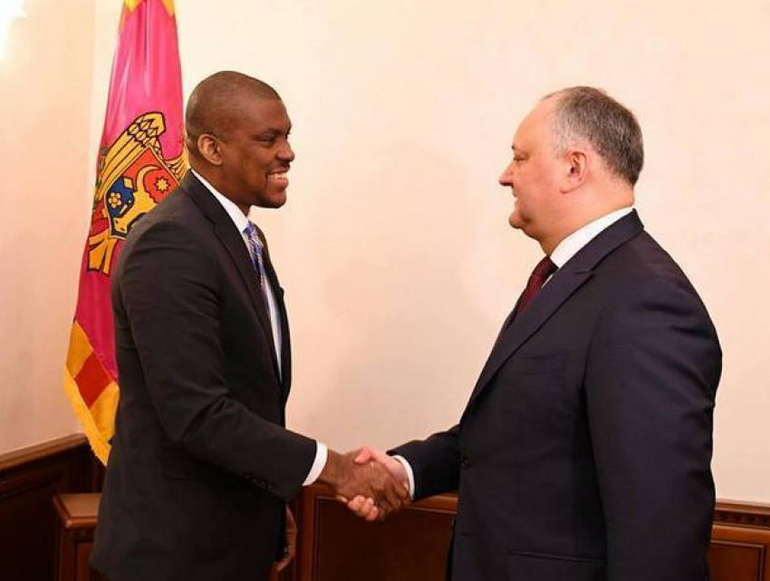 Игорь Додон встретился с послом США в Молдове 