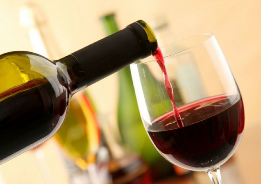 Вино в Молдове признано продуктом питания и будет продаваться в магазинах и после 22.00