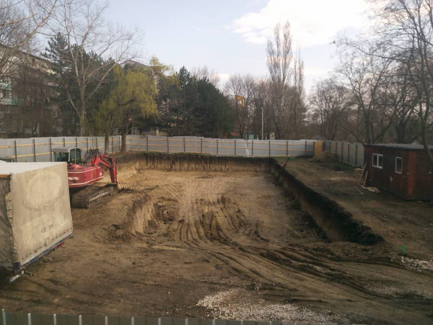 Компания «D&D» либерала Юрия Дырды продолжает незаконное строительство на Яловенской