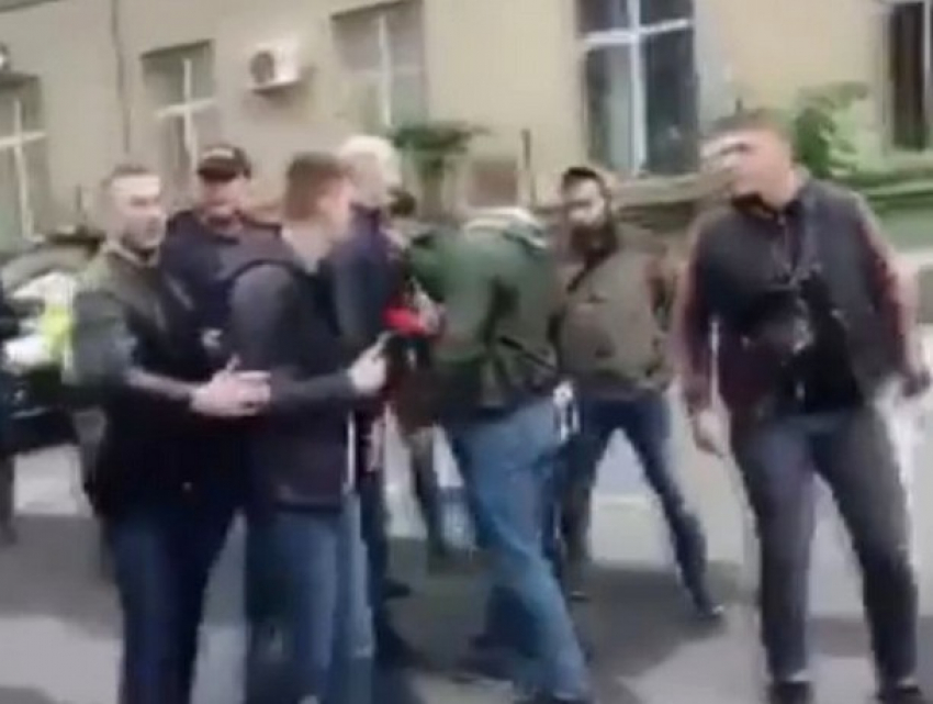 Массовые беспорядки устроили в Кишиневе одесситы, прибывшие на выход приятеля из тюрьмы