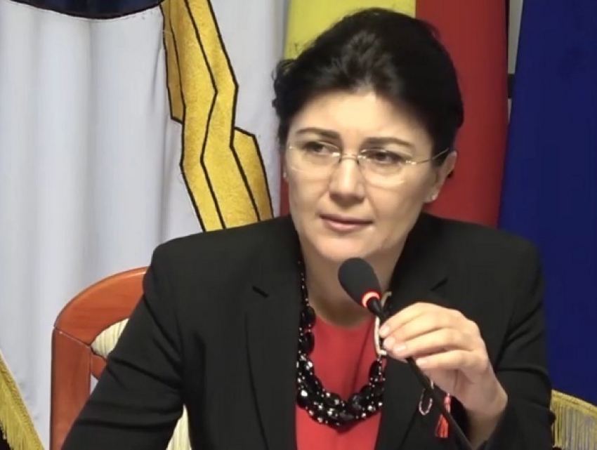 Раду устроила гневную выволочку преторам и выгнала их из уютных кабинетов на улицу 