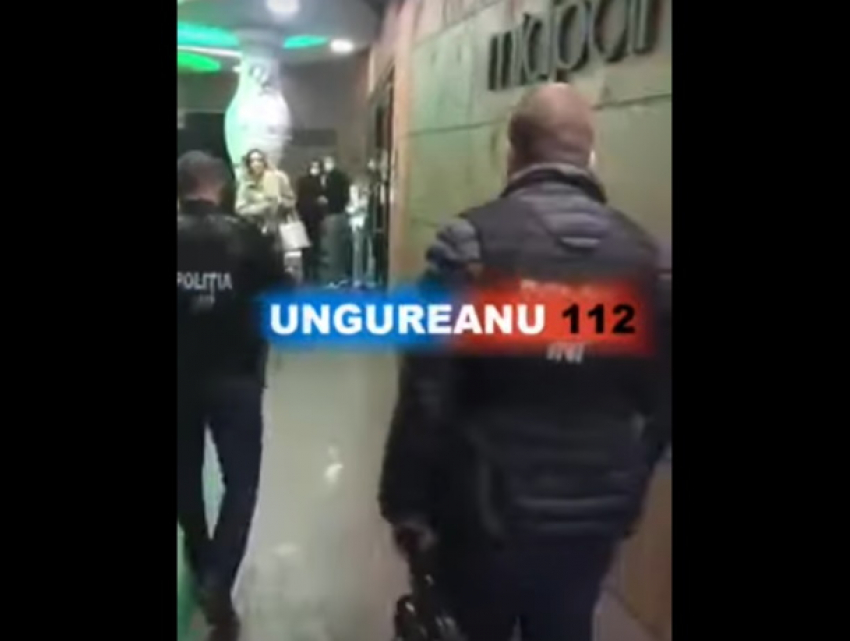 Полиция проверяет столичные клубы - все ли посетители ковид-безопасны