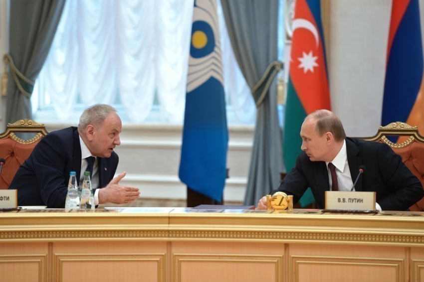 Путин поздравил Тимофти с Днем Победы 
