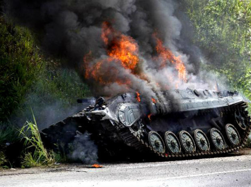 Украинская армия в танковом бою под Красногоровкой потеряла много убитых и раненых, один сдался в плен
