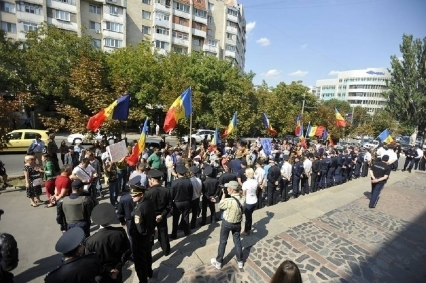 Протестующие пикетировали здание Генеральной прокуратуры 