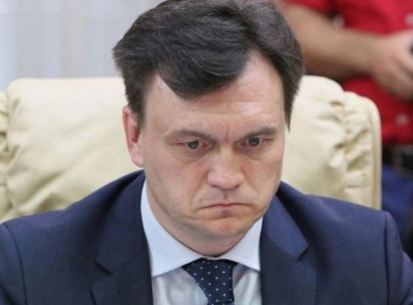 Речан: граждане жалуются, что в госорганах не отвечают на звонки