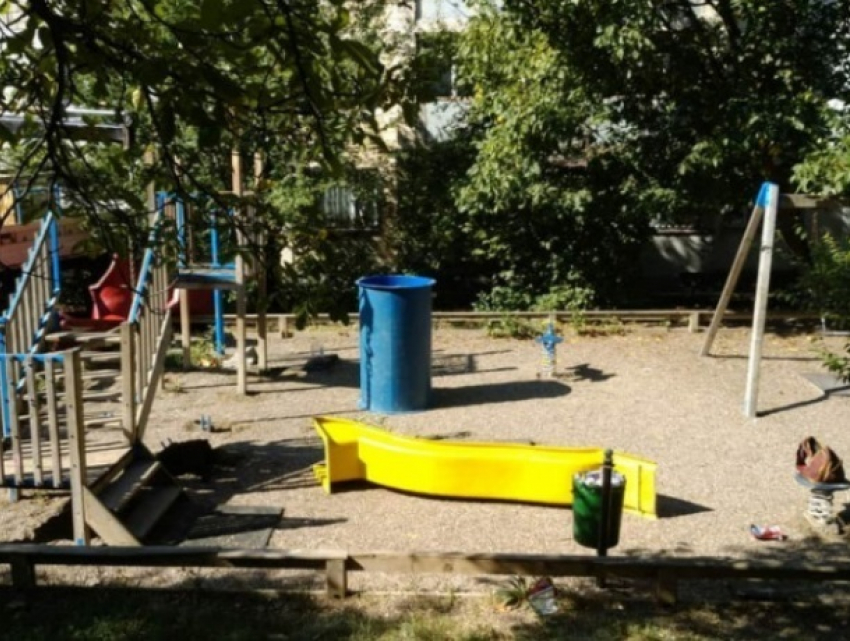 В Кишиневе детские площадки как устанавливают, так и демонтируют