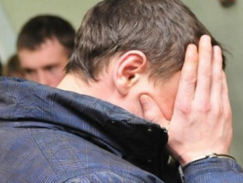 Ревнивый мужчина ранил любимую женщину и убил ее мать в Теленештах