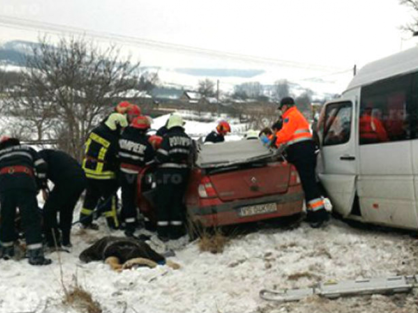 Смертельное столкновение микроавтобуса из Молдовы с Renault произошло в Румынии
