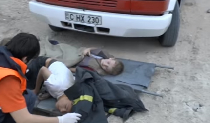 Опубликовано видео спасения детей, упавших в карьер Гидигич