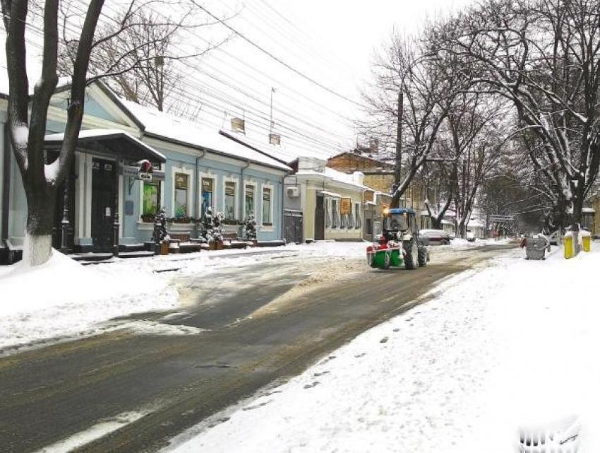 Муниципальные власти провели настоящую «войну» со снегом и льдом в праздничные дни