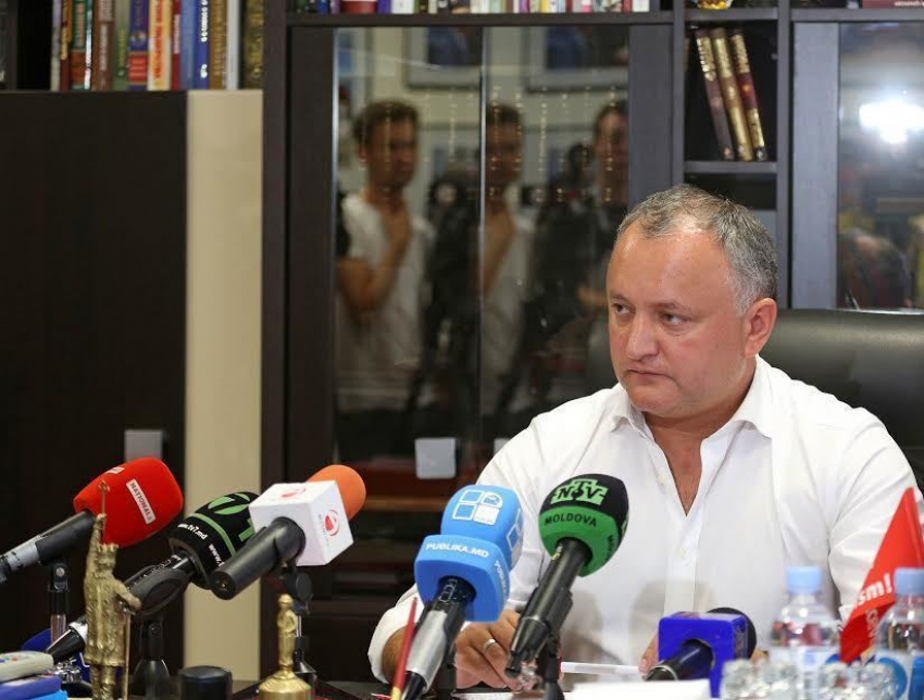 Додон призвал политических лидеров не играть на руку Плахотнюку