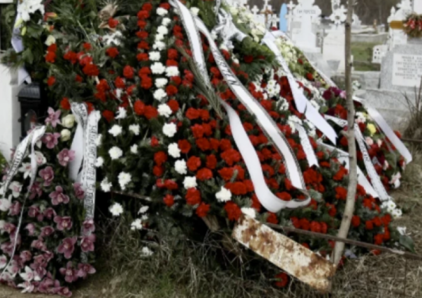 В Молдове могут запретить пластиковые венки на кладбищах