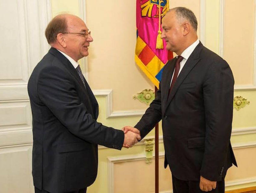 Важнейшие события осени обсудил Игорь Додон  на первой встрече с новым послом России 