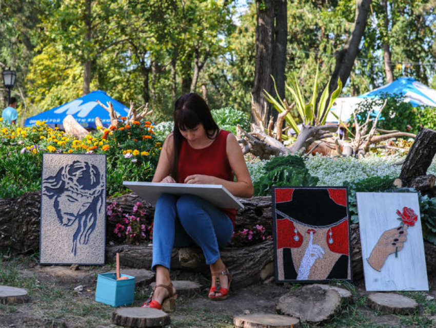 Удивительные картины в стиле String Art жительницы Страшенского района обрели своих ценителей 