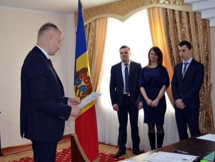 Выгодные сделки: молдавские судьи покупают машины Опель за 50 евро, а почти новые Лексусы – за 1 000 евро