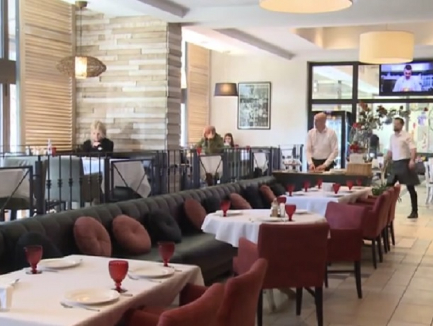 Кишиневские рестораны начали ориентироваться на доставку пищи на дом