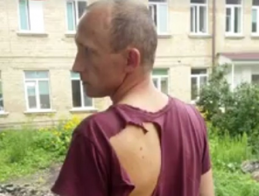 Изорвали в лохмотья: водители маршруток жестоко избили полицейского под Киевом
