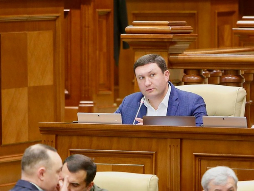 Топливная проблема: депутаты ПСРМ требуют компенсаций для водителей