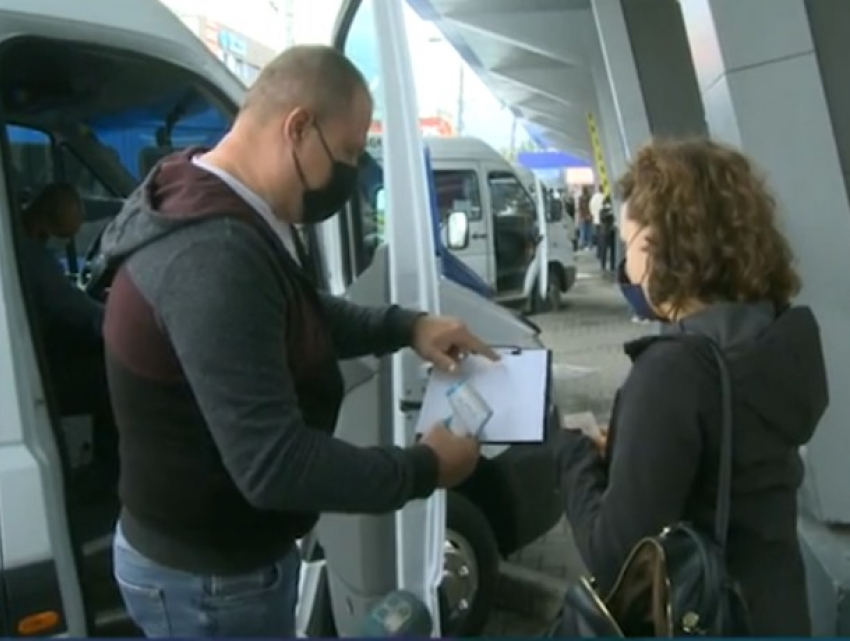 Всего двое желающих захотели поехать в Бухарест на автобусе после открытия транспортного сообщения