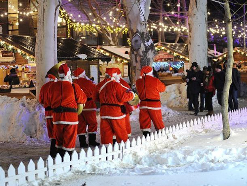 Рождественская ярмарка в Кишиневе закрылась с песнями и танцами