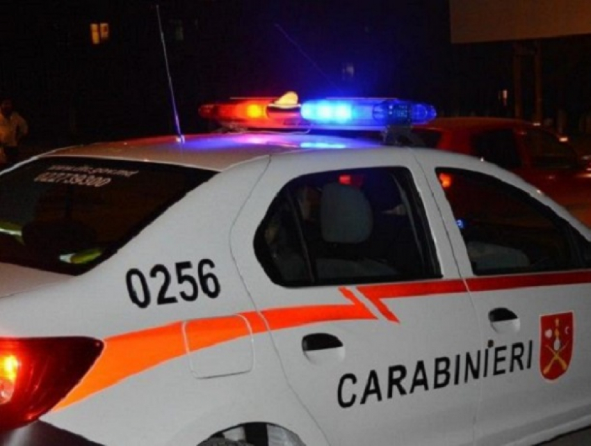 В Кишиневе 21-летний пассажир избил таксиста и угнал его автомобиль