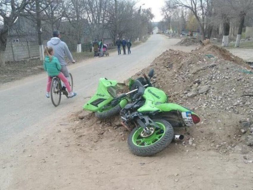 Трагедия в районе Штефан-Водэ: молодой человек скончался после поездки на мотоцикле