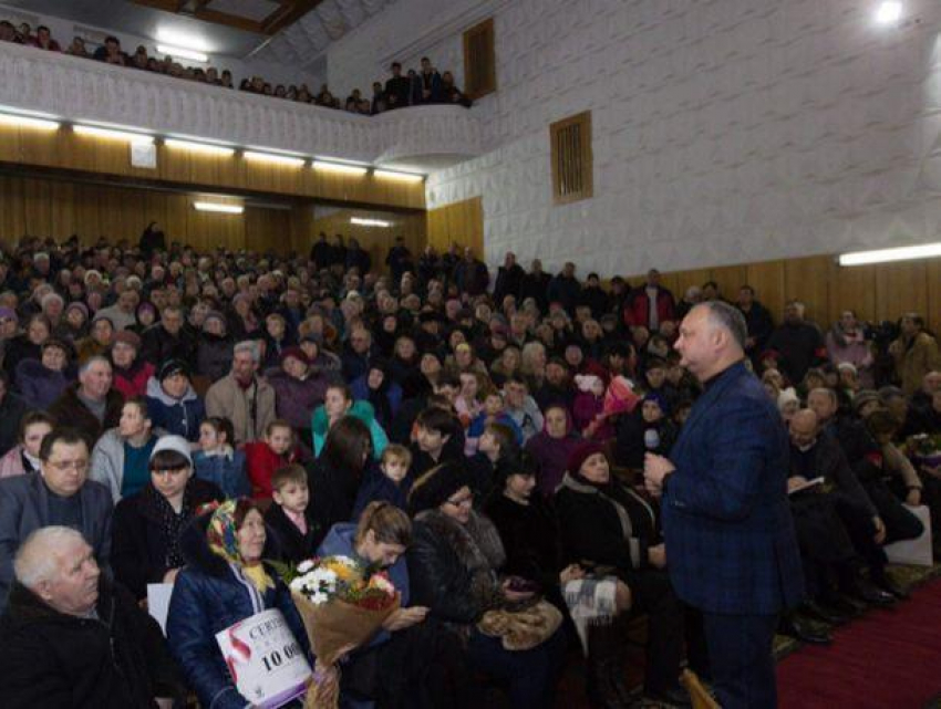 Встреча с Додоном в Окнице прошла при скоплении людей, зал был переполнен