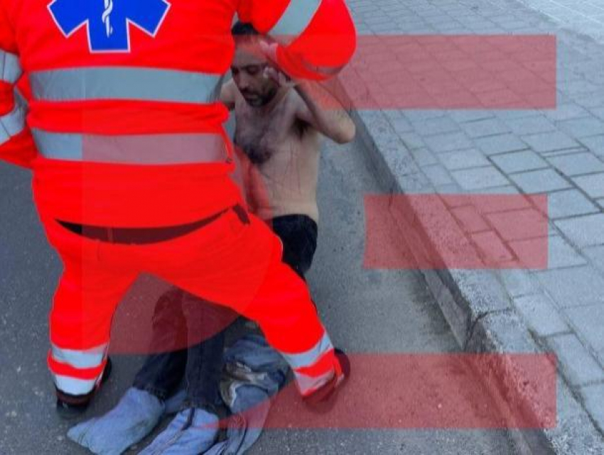 Странного вида мужчину остановили прямо возле здания ГИП