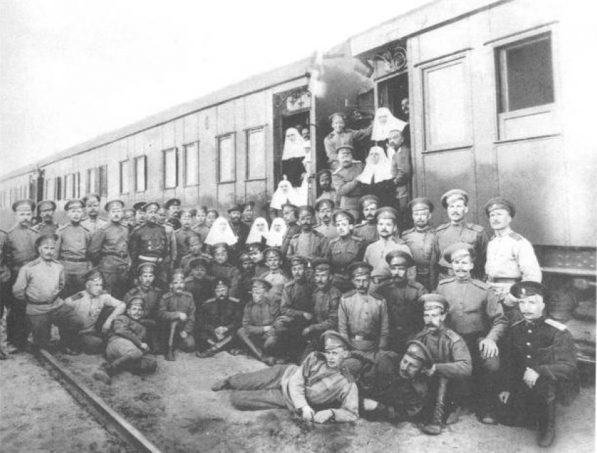 Тайна снимка с Есениным на бессарабской станции Новоселица.  К 130-летию со дня рождения великого поэта